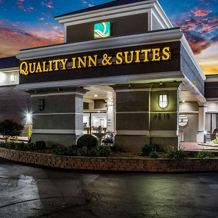 Quality Inn & Suites Kansas City - Independence I-70 East מראה חיצוני תמונה