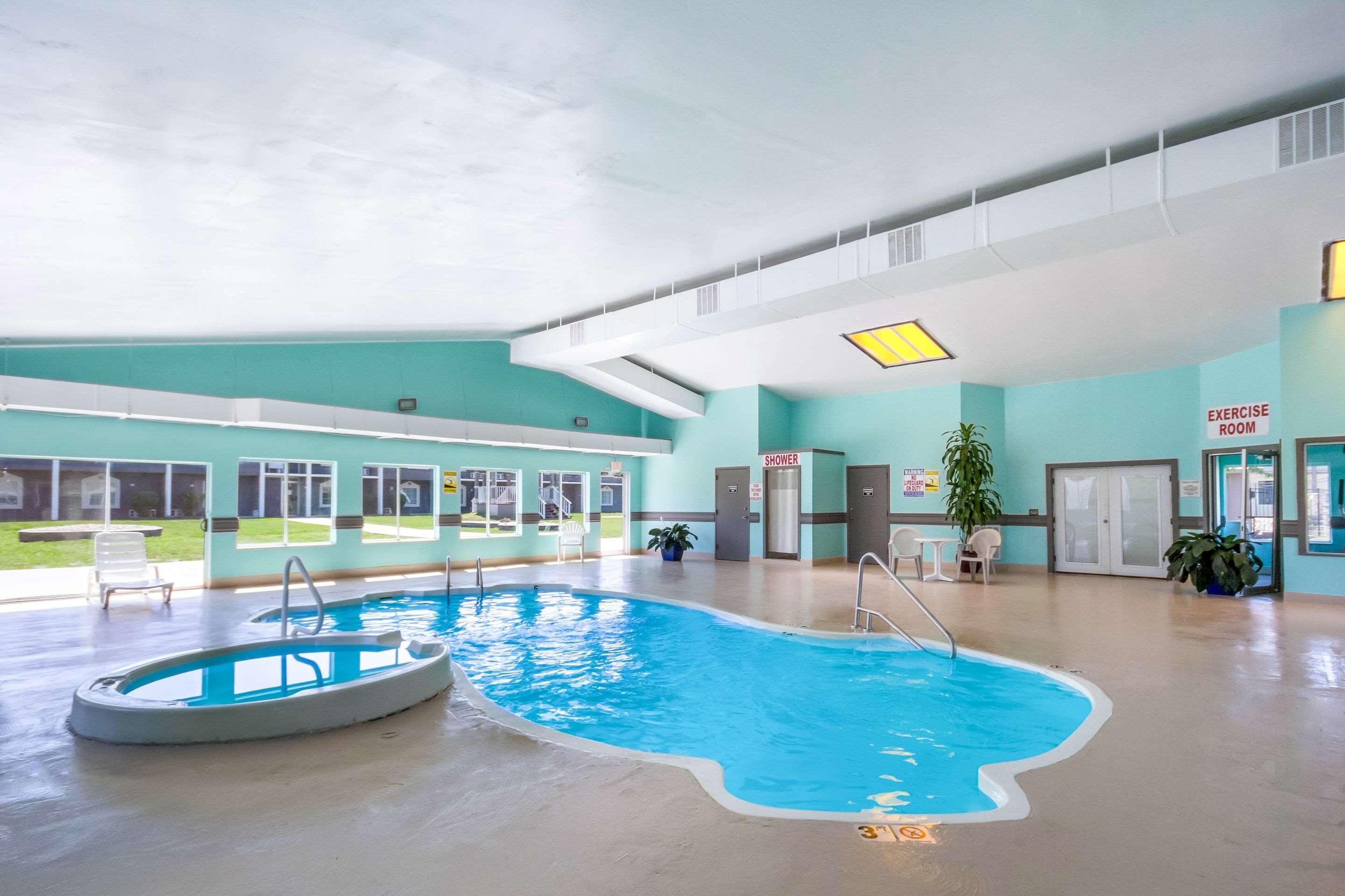 Quality Inn & Suites Kansas City - Independence I-70 East מראה חיצוני תמונה