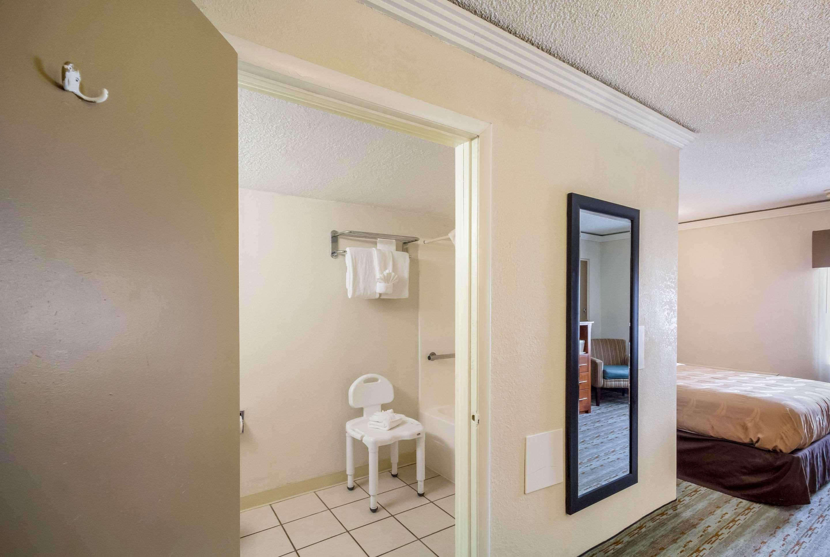 Quality Inn & Suites Kansas City - Independence I-70 East מראה חיצוני תמונה