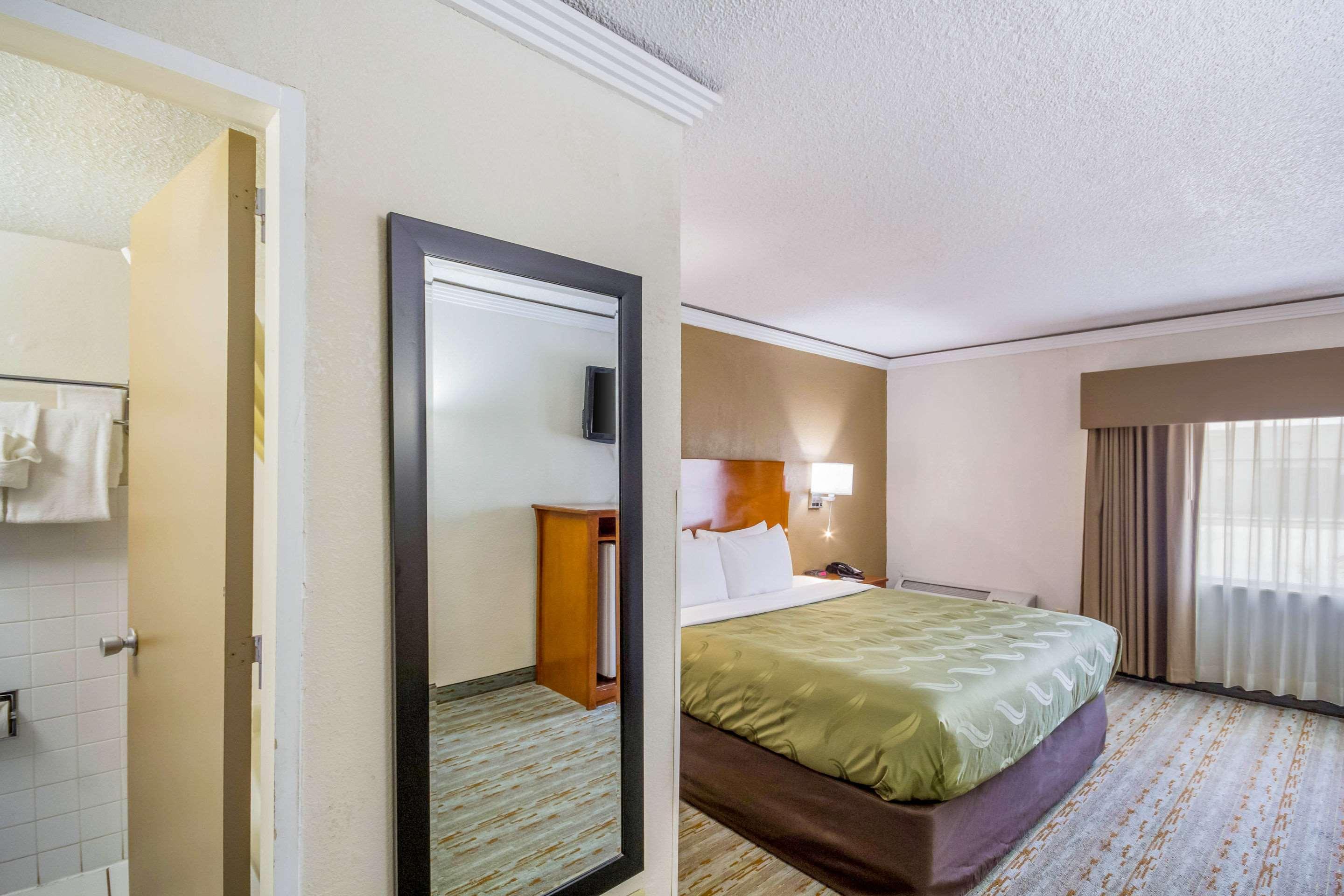Quality Inn & Suites Kansas City - Independence I-70 East מראה חיצוני תמונה