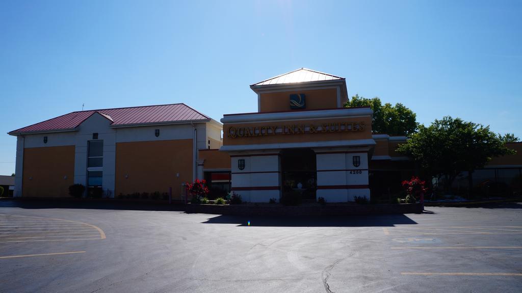 Quality Inn & Suites Kansas City - Independence I-70 East מראה חיצוני תמונה