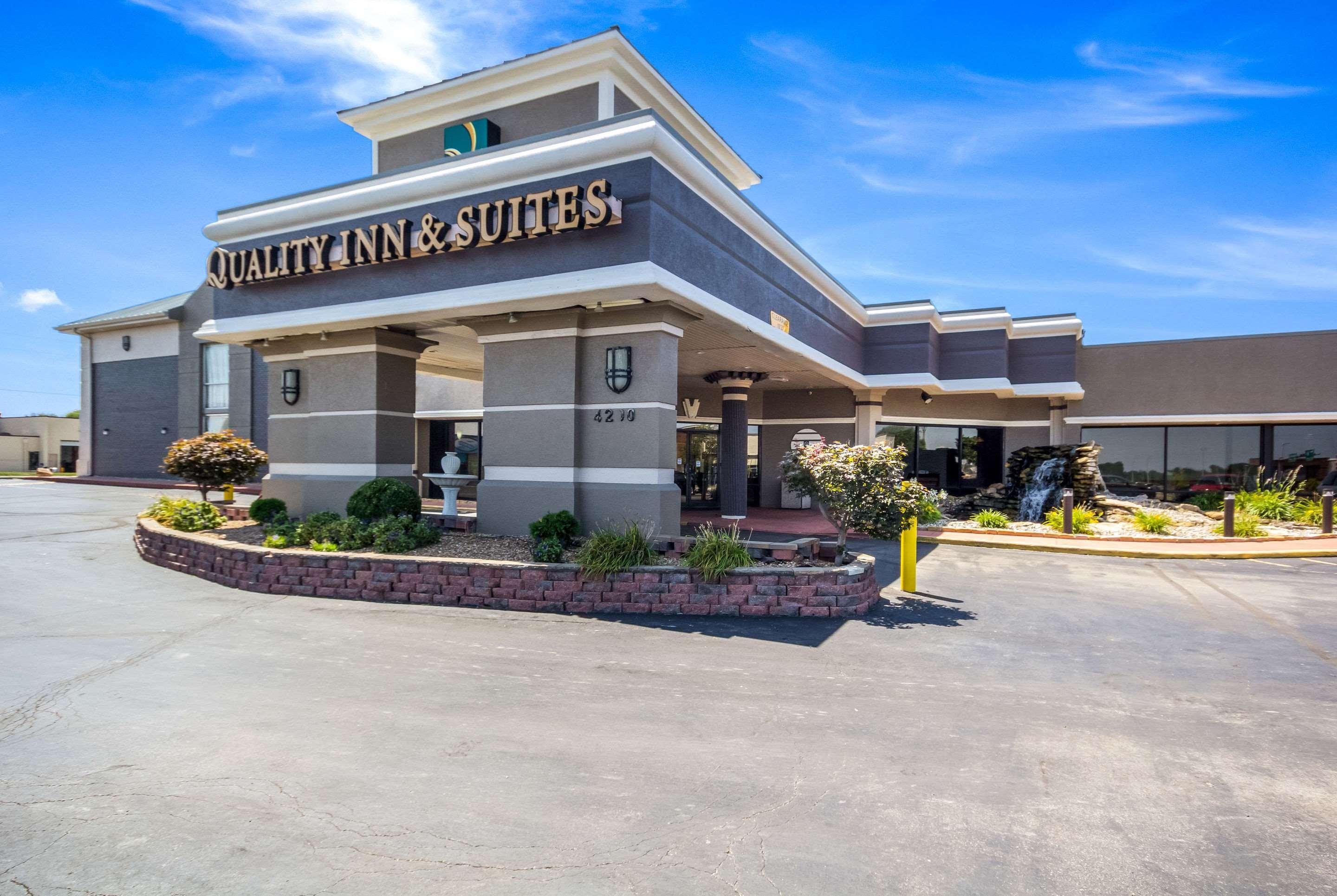 Quality Inn & Suites Kansas City - Independence I-70 East מראה חיצוני תמונה