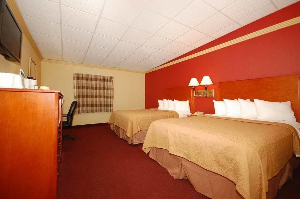 Quality Inn & Suites Kansas City - Independence I-70 East מראה חיצוני תמונה