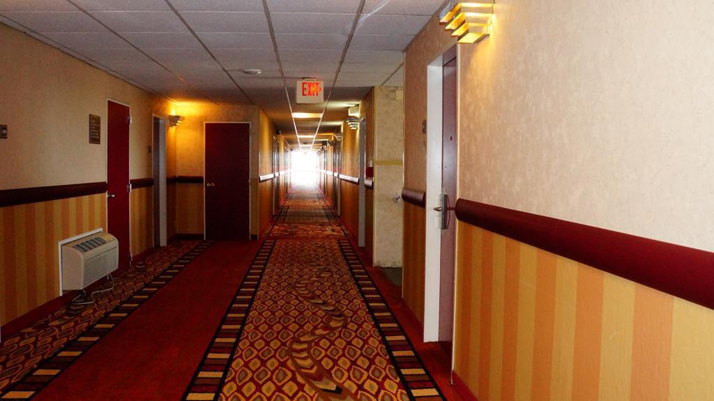 Quality Inn & Suites Kansas City - Independence I-70 East מראה חיצוני תמונה
