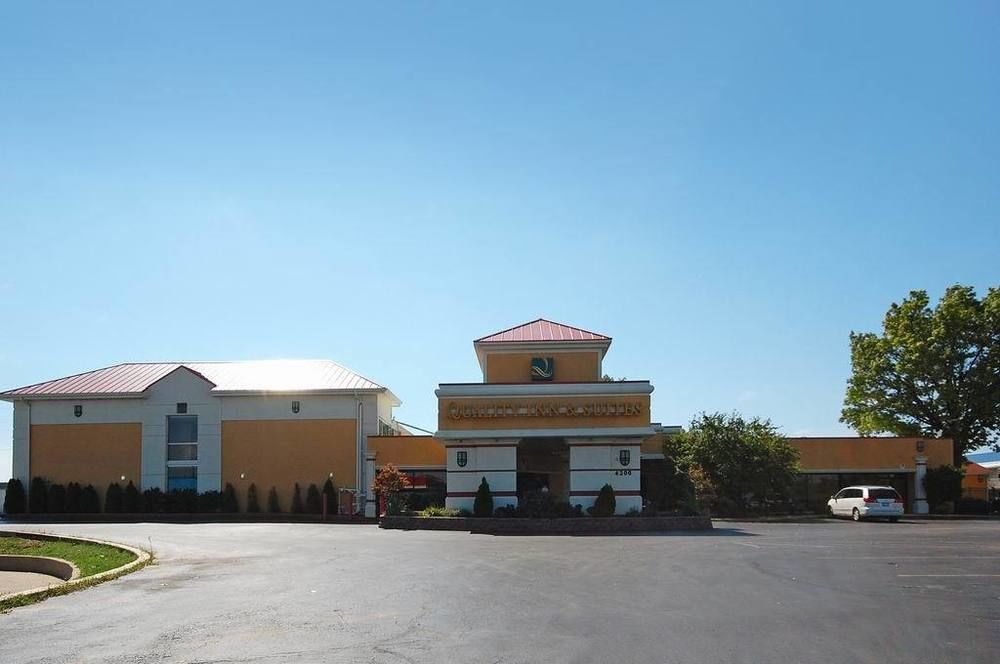 Quality Inn & Suites Kansas City - Independence I-70 East מראה חיצוני תמונה