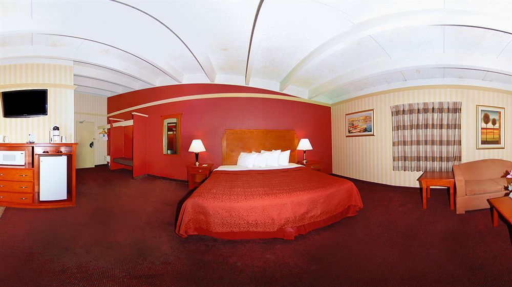 Quality Inn & Suites Kansas City - Independence I-70 East מראה חיצוני תמונה