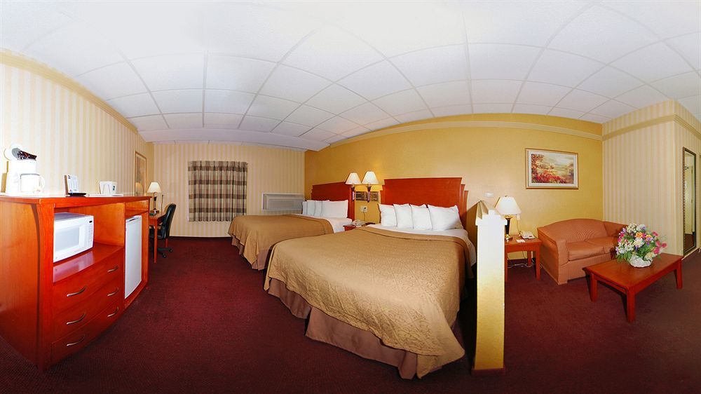 Quality Inn & Suites Kansas City - Independence I-70 East מראה חיצוני תמונה