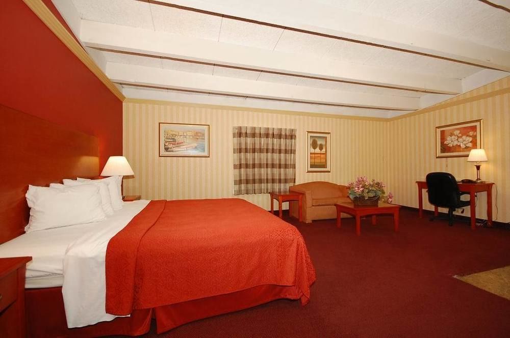 Quality Inn & Suites Kansas City - Independence I-70 East מראה חיצוני תמונה